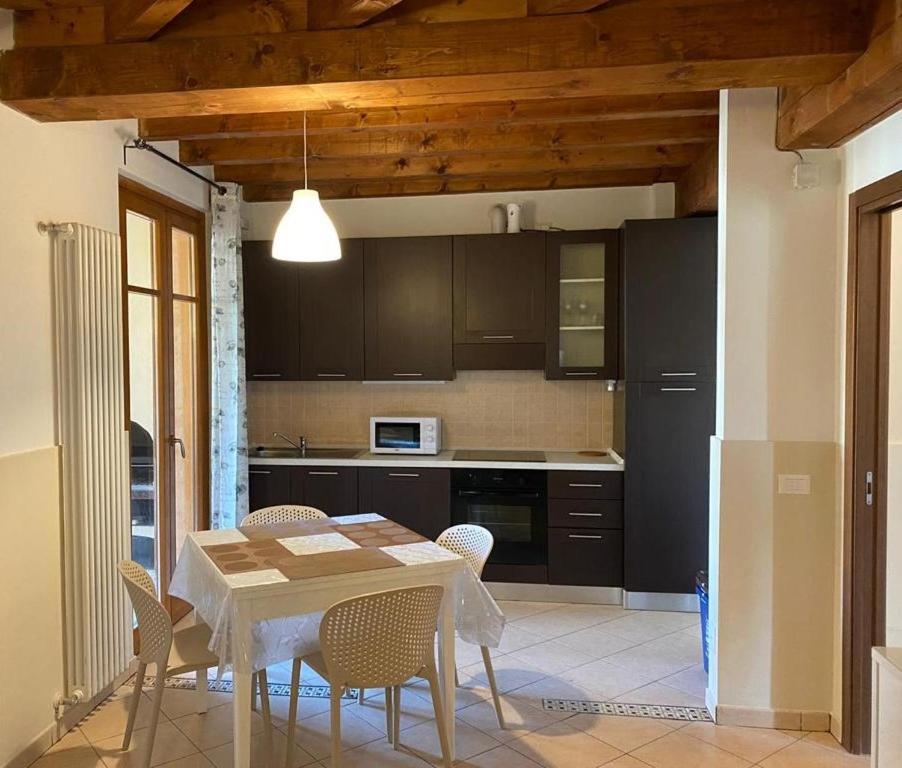 The Flowers - Apartments With Private Garden In Residence With Pool Manerba del Garda Εξωτερικό φωτογραφία