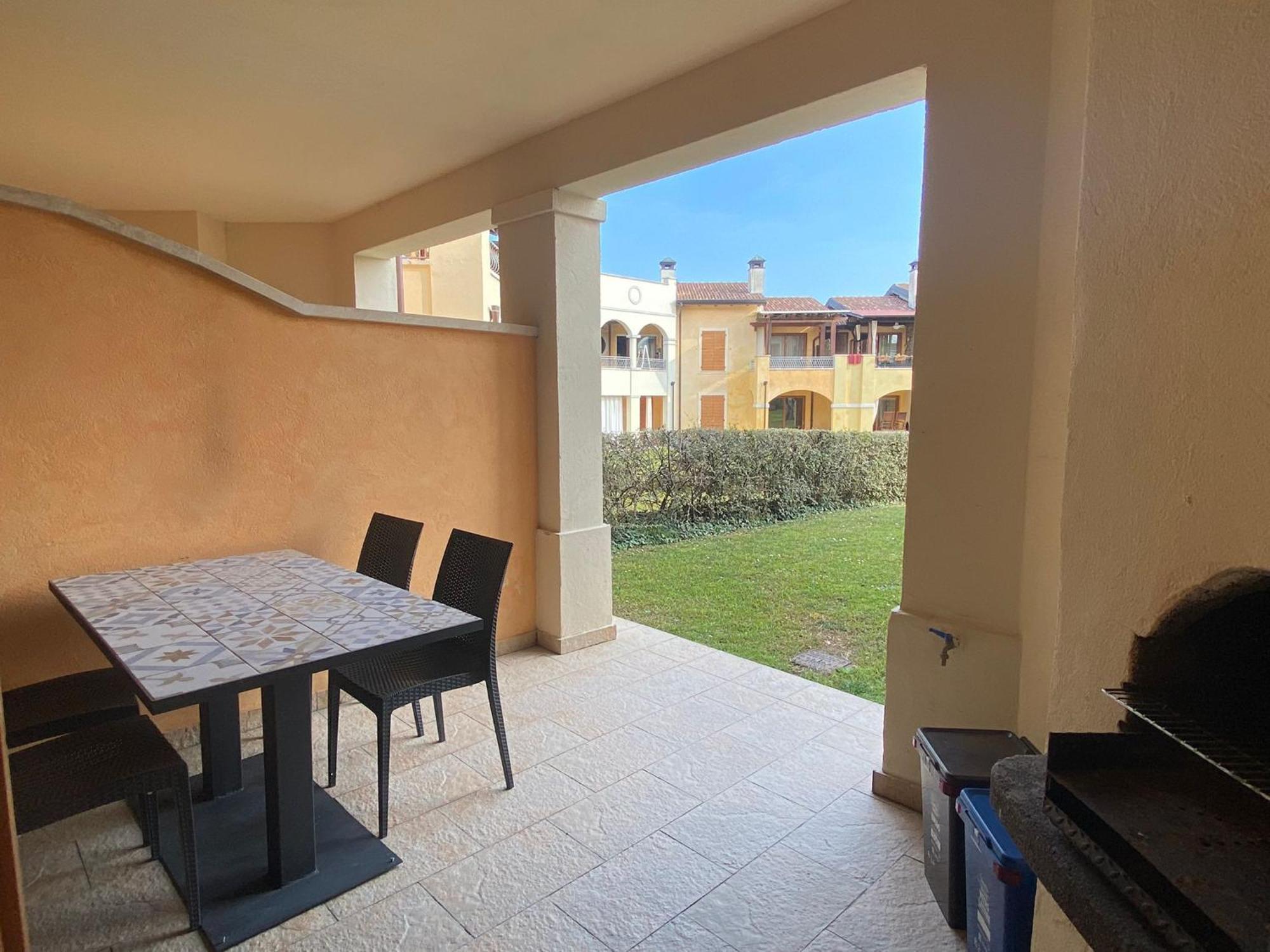 The Flowers - Apartments With Private Garden In Residence With Pool Manerba del Garda Εξωτερικό φωτογραφία