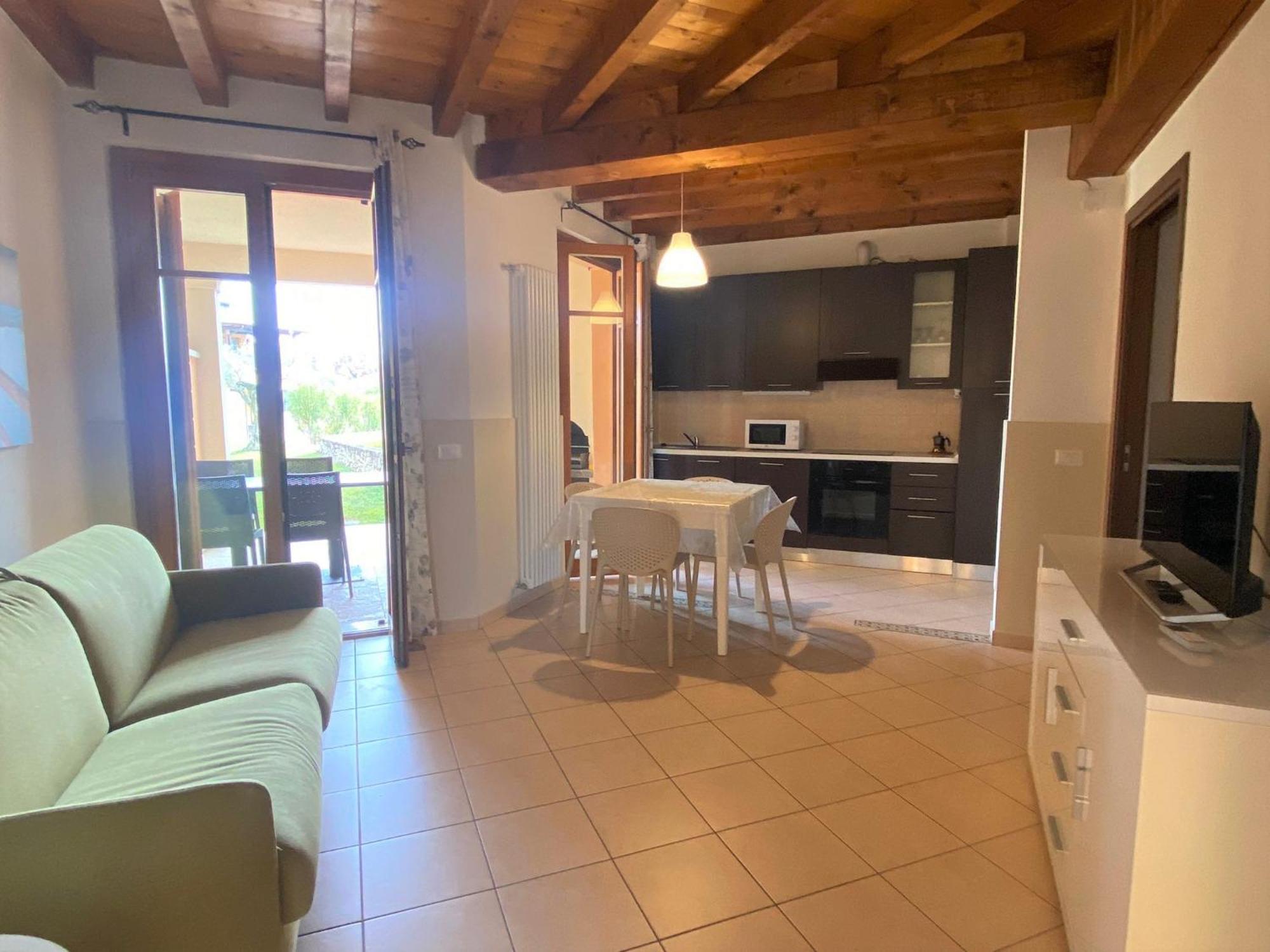 The Flowers - Apartments With Private Garden In Residence With Pool Manerba del Garda Εξωτερικό φωτογραφία