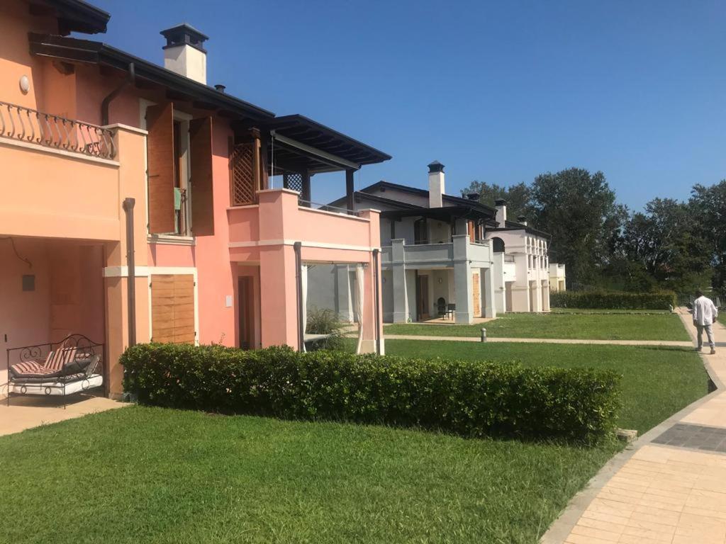 The Flowers - Apartments With Private Garden In Residence With Pool Manerba del Garda Εξωτερικό φωτογραφία