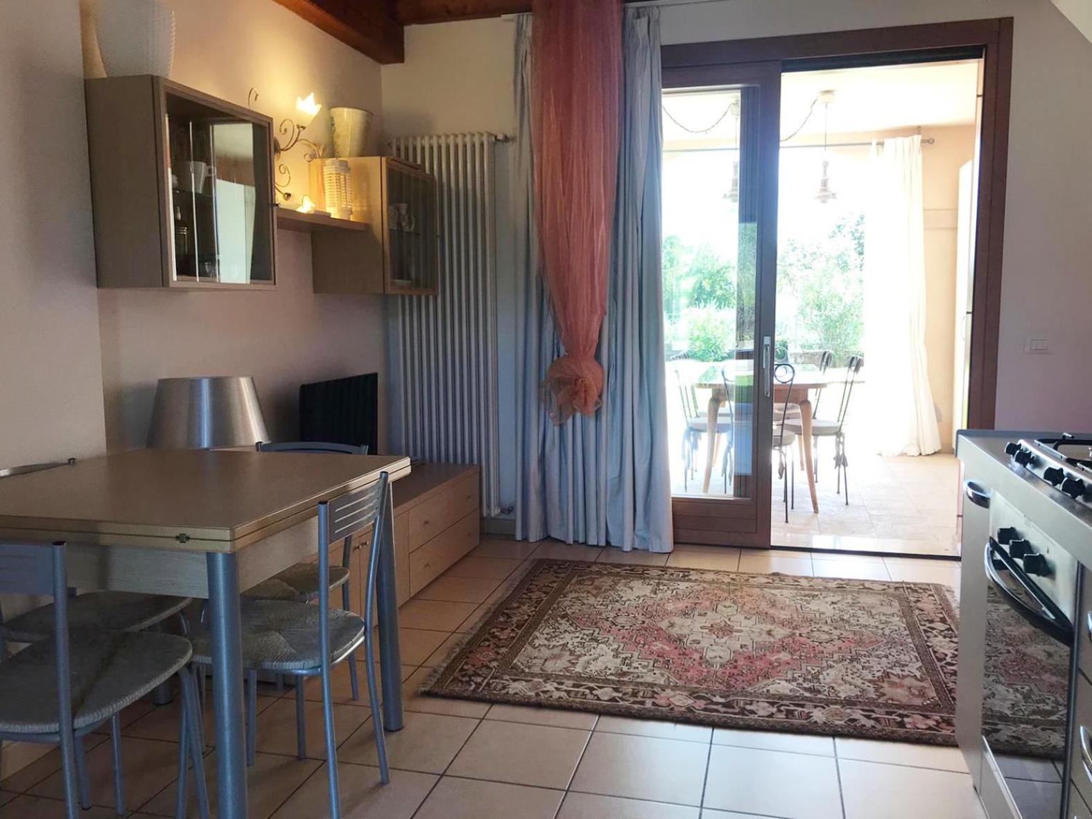 The Flowers - Apartments With Private Garden In Residence With Pool Manerba del Garda Εξωτερικό φωτογραφία